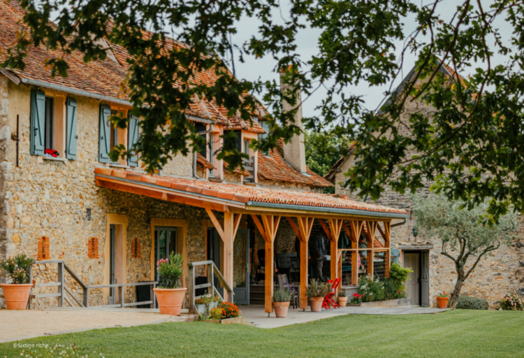 Le domaine de Tilh est un lieu de réception et un domaine de mariage situé dans les Pyrénées Atlantiques et plus précisément dans le Béarn. Célébrez-y votre réception de mariage !